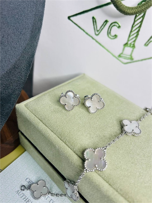 Серьги Van Cleef 158377 - фото 361659