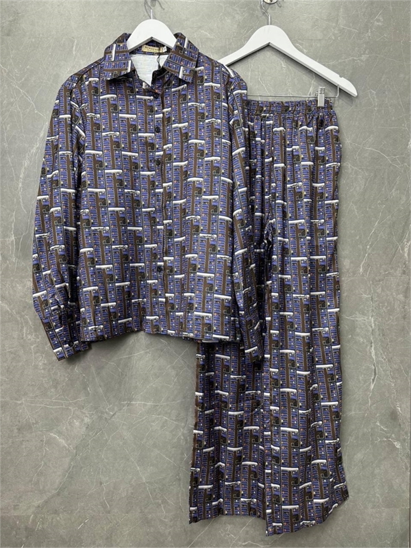Костюм BURBERRY 158469 - фото 362282
