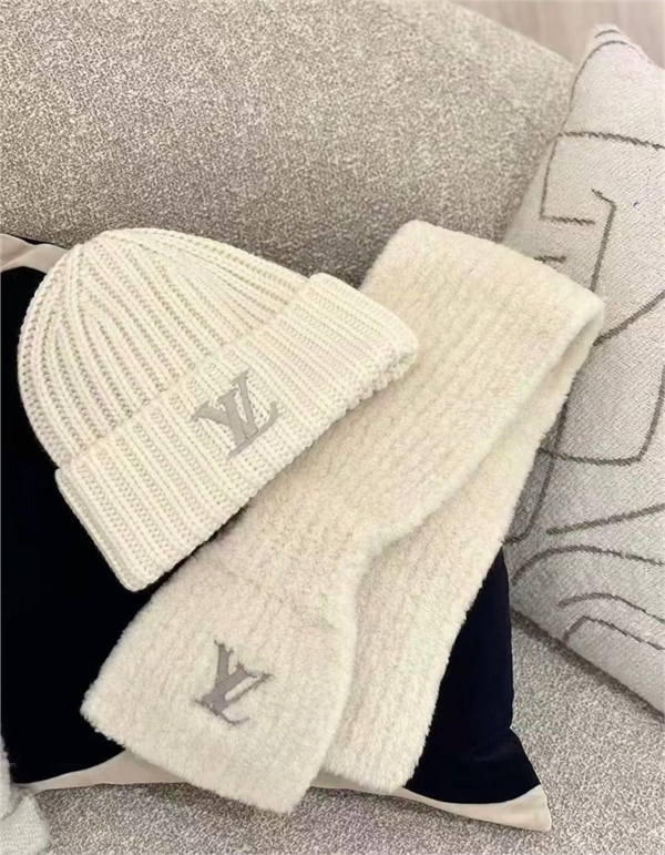 Шапка LOUIS VUITTON 159698 - фото 369899