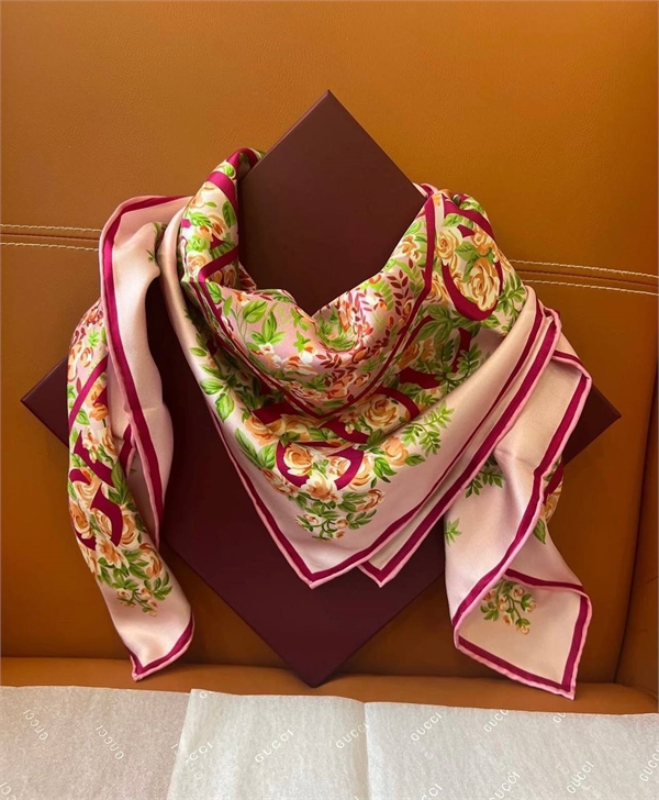 Платок GUCCI Шелк 162610