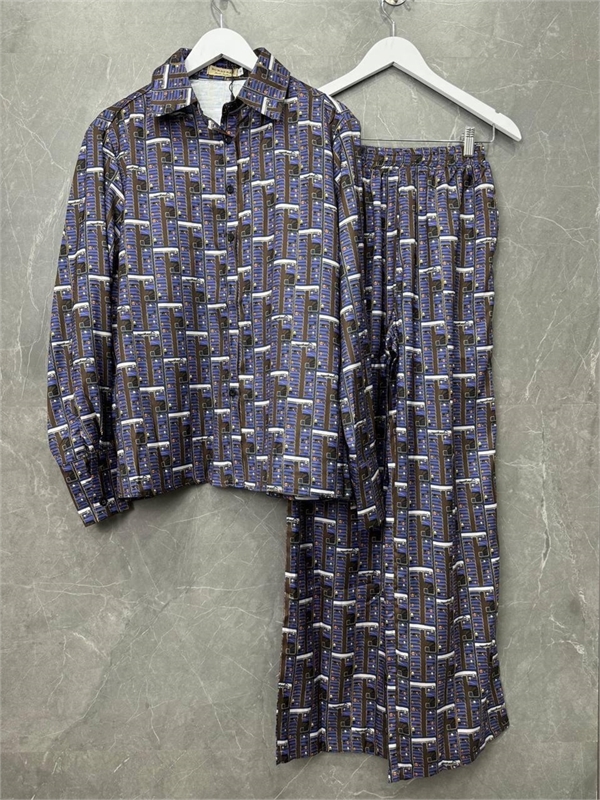 Костюм BURBERRY 162846 - фото 388494