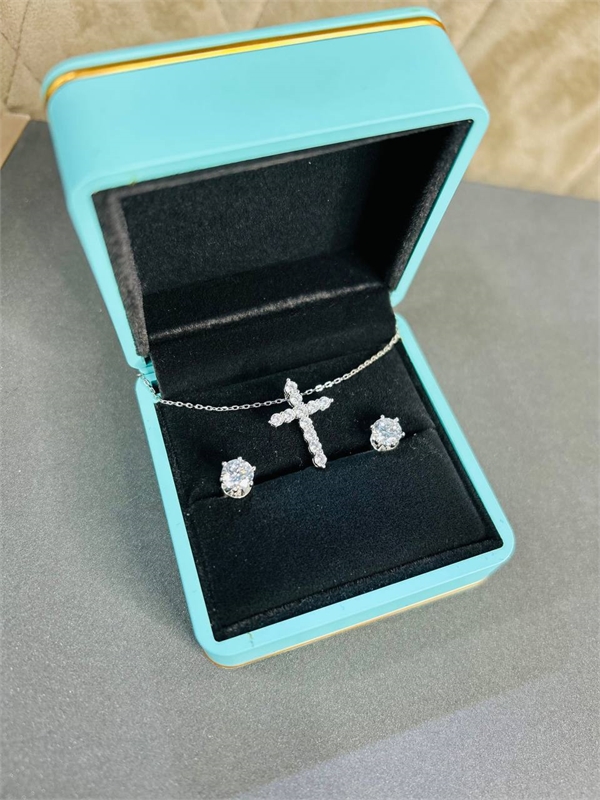 Серьги Tiffany&Co 163287