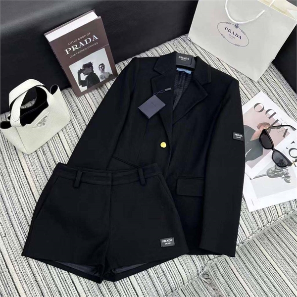 Костюм PRADA 163823