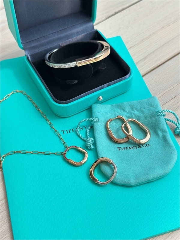Кольцо Tiffany&Co 179197