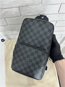 {{productViewItem.photos[photoViewList.activeNavIndex].Alt || productViewItem.photos[photoViewList.activeNavIndex].Description || 'Слинг LV'}}