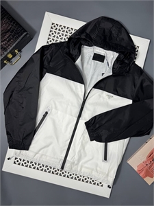 {{productViewItem.photos[photoViewList.activeNavIndex].Alt || productViewItem.photos[photoViewList.activeNavIndex].Description || 'ветровка  PRADA'}}