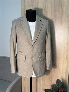 {{productViewItem.photos[photoViewList.activeNavIndex].Alt || productViewItem.photos[photoViewList.activeNavIndex].Description || 'Пиджак  ZEGNA'}}
