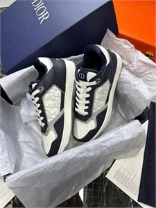 {{productViewItem.photos[photoViewList.activeNavIndex].Alt || productViewItem.photos[photoViewList.activeNavIndex].Description || 'Кроссовки DIOR'}}