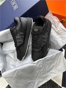 {{productViewItem.photos[photoViewList.activeNavIndex].Alt || productViewItem.photos[photoViewList.activeNavIndex].Description || 'Кроссовки DIOR'}}