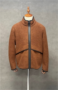 {{productViewItem.photos[photoViewList.activeNavIndex].Alt || productViewItem.photos[photoViewList.activeNavIndex].Description || 'кардиган ZEGNA'}}