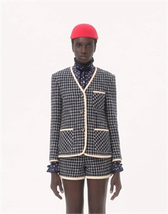 {{productViewItem.photos[photoViewList.activeNavIndex].Alt || productViewItem.photos[photoViewList.activeNavIndex].Description || 'Костюм VALENTINO'}}