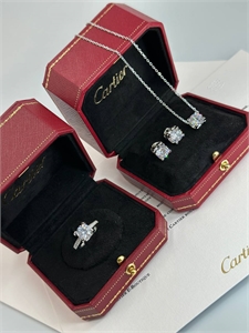{{productViewItem.photos[photoViewList.activeNavIndex].Alt || productViewItem.photos[photoViewList.activeNavIndex].Description || 'Серьги CARTIER Серебро 925 п 0,8 см'}}