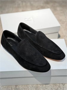 {{productViewItem.photos[photoViewList.activeNavIndex].Alt || productViewItem.photos[photoViewList.activeNavIndex].Description || 'Лоферы THE ROW'}}