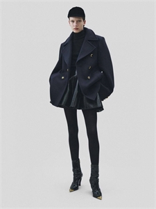 {{productViewItem.photos[photoViewList.activeNavIndex].Alt || productViewItem.photos[photoViewList.activeNavIndex].Description || 'Пальто Schiaparelli'}}