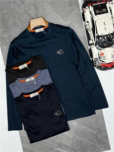 {{productViewItem.photos[photoViewList.activeNavIndex].Alt || productViewItem.photos[photoViewList.activeNavIndex].Description || 'Лонгслив HERMES'}}