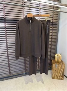 {{productViewItem.photos[photoViewList.activeNavIndex].Alt || productViewItem.photos[photoViewList.activeNavIndex].Description || 'Прогулочный костюм LP'}}