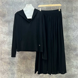 {{productViewItem.photos[photoViewList.activeNavIndex].Alt || productViewItem.photos[photoViewList.activeNavIndex].Description || 'Костюм LORO PIANA'}}