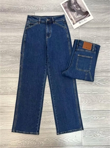 {{productViewItem.photos[photoViewList.activeNavIndex].Alt || productViewItem.photos[photoViewList.activeNavIndex].Description || 'Джинсы LORO PIANA'}}