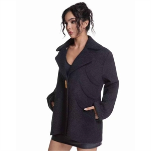 {{productViewItem.photos[photoViewList.activeNavIndex].Alt || productViewItem.photos[photoViewList.activeNavIndex].Description || 'Пальто Schiaparelli'}}