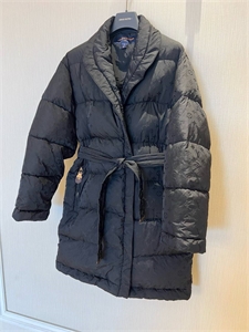 {{productViewItem.photos[photoViewList.activeNavIndex].Alt || productViewItem.photos[photoViewList.activeNavIndex].Description || 'Пуховик LOUIS VUITTON'}}
