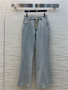 {{productViewItem.photos[photoViewList.activeNavIndex].Alt || productViewItem.photos[photoViewList.activeNavIndex].Description || 'Джинсы Schiaparelli'}}