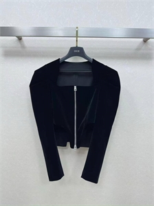 {{productViewItem.photos[photoViewList.activeNavIndex].Alt || productViewItem.photos[photoViewList.activeNavIndex].Description || 'Жакет DIOR'}}