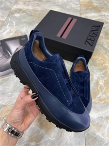 {{productViewItem.photos[photoViewList.activeNavIndex].Alt || productViewItem.photos[photoViewList.activeNavIndex].Description || 'Кеды ZEGNA'}}