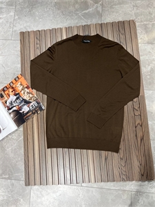 {{productViewItem.photos[photoViewList.activeNavIndex].Alt || productViewItem.photos[photoViewList.activeNavIndex].Description || 'Поло TOM FORD'}}