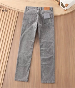 {{productViewItem.photos[photoViewList.activeNavIndex].Alt || productViewItem.photos[photoViewList.activeNavIndex].Description || 'Брюки BC'}}