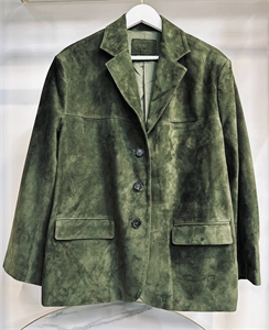 {{productViewItem.photos[photoViewList.activeNavIndex].Alt || productViewItem.photos[photoViewList.activeNavIndex].Description || 'Пиджак PRADA'}}