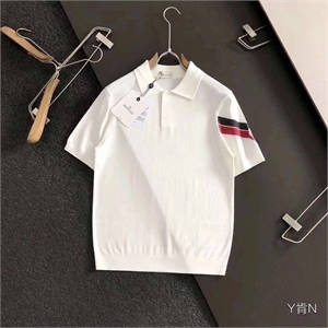 {{productViewItem.photos[photoViewList.activeNavIndex].Alt || productViewItem.photos[photoViewList.activeNavIndex].Description || 'Поло MONCLER'}}