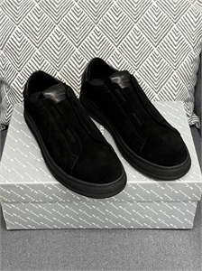 {{productViewItem.photos[photoViewList.activeNavIndex].Alt || productViewItem.photos[photoViewList.activeNavIndex].Description || 'Кеды KITON'}}