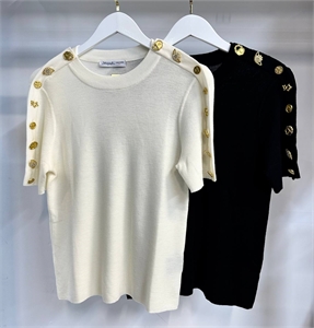 {{productViewItem.photos[photoViewList.activeNavIndex].Alt || productViewItem.photos[photoViewList.activeNavIndex].Description || 'Кофта Schiaparelli'}}