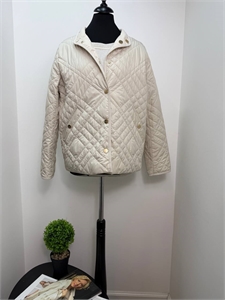 {{productViewItem.photos[photoViewList.activeNavIndex].Alt || productViewItem.photos[photoViewList.activeNavIndex].Description || 'Куртка Двусторонняя'}}