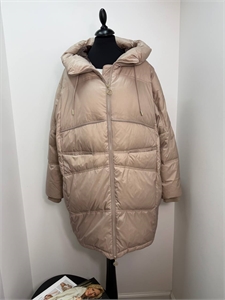 {{productViewItem.photos[photoViewList.activeNavIndex].Alt || productViewItem.photos[photoViewList.activeNavIndex].Description || 'Пуховик'}}