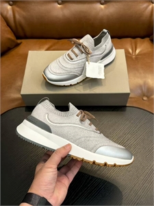 {{productViewItem.photos[photoViewList.activeNavIndex].Alt || productViewItem.photos[photoViewList.activeNavIndex].Description || 'Кроссовки BC'}}