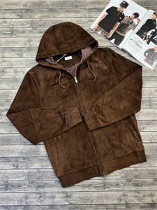 {{productViewItem.photos[photoViewList.activeNavIndex].Alt || productViewItem.photos[photoViewList.activeNavIndex].Description || 'Замшевый бомбер BC'}}