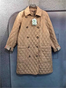 {{productViewItem.photos[photoViewList.activeNavIndex].Alt || productViewItem.photos[photoViewList.activeNavIndex].Description || 'Плащ BURBERRY'}}