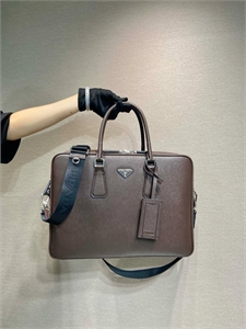{{productViewItem.photos[photoViewList.activeNavIndex].Alt || productViewItem.photos[photoViewList.activeNavIndex].Description || 'Портфель PRADA'}}