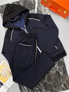 {{productViewItem.photos[photoViewList.activeNavIndex].Alt || productViewItem.photos[photoViewList.activeNavIndex].Description || 'Спортивный костюм SR'}}