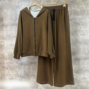 {{productViewItem.photos[photoViewList.activeNavIndex].Alt || productViewItem.photos[photoViewList.activeNavIndex].Description || 'Костюм BRUNELLO CUCINELLI'}}