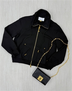 {{productViewItem.photos[photoViewList.activeNavIndex].Alt || productViewItem.photos[photoViewList.activeNavIndex].Description || 'Худи Schiaparelli'}}