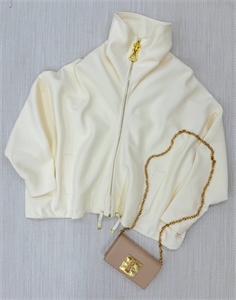 {{productViewItem.photos[photoViewList.activeNavIndex].Alt || productViewItem.photos[photoViewList.activeNavIndex].Description || 'Худи Schiaparelli'}}