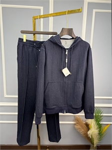 {{productViewItem.photos[photoViewList.activeNavIndex].Alt || productViewItem.photos[photoViewList.activeNavIndex].Description || 'Прогулочный костюм BC'}}