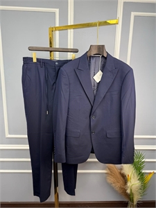 {{productViewItem.photos[photoViewList.activeNavIndex].Alt || productViewItem.photos[photoViewList.activeNavIndex].Description || 'Классический костюм BC'}}