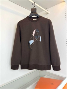 {{productViewItem.photos[photoViewList.activeNavIndex].Alt || productViewItem.photos[photoViewList.activeNavIndex].Description || 'Свитшот HERMES'}}