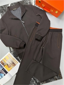 {{productViewItem.photos[photoViewList.activeNavIndex].Alt || productViewItem.photos[photoViewList.activeNavIndex].Description || 'Костюм LP'}}