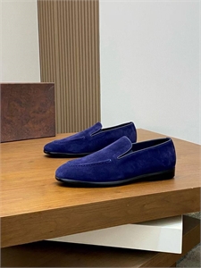 {{productViewItem.photos[photoViewList.activeNavIndex].Alt || productViewItem.photos[photoViewList.activeNavIndex].Description || 'Замшевые лоферы SR'}}