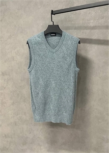 {{productViewItem.photos[photoViewList.activeNavIndex].Alt || productViewItem.photos[photoViewList.activeNavIndex].Description || 'Жилет ZEGNA'}}