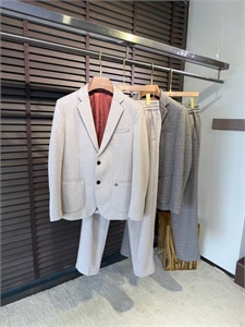 {{productViewItem.photos[photoViewList.activeNavIndex].Alt || productViewItem.photos[photoViewList.activeNavIndex].Description || 'Костюм LP'}}